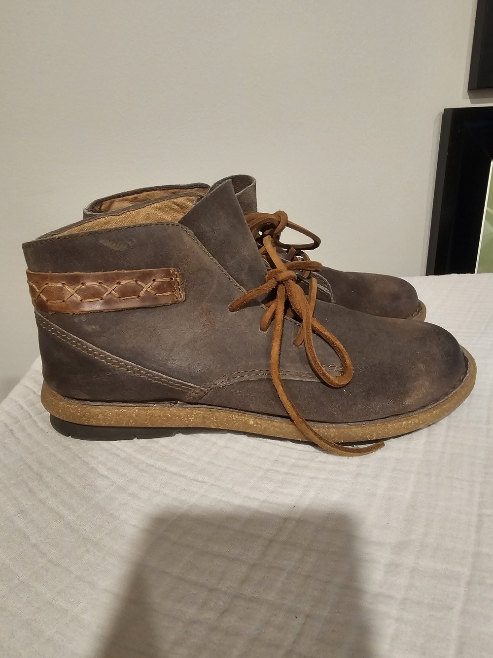 Børn Cele Suede Chukka Ankle Boots Women's Size 10 Distressed Charcoal Lace Up